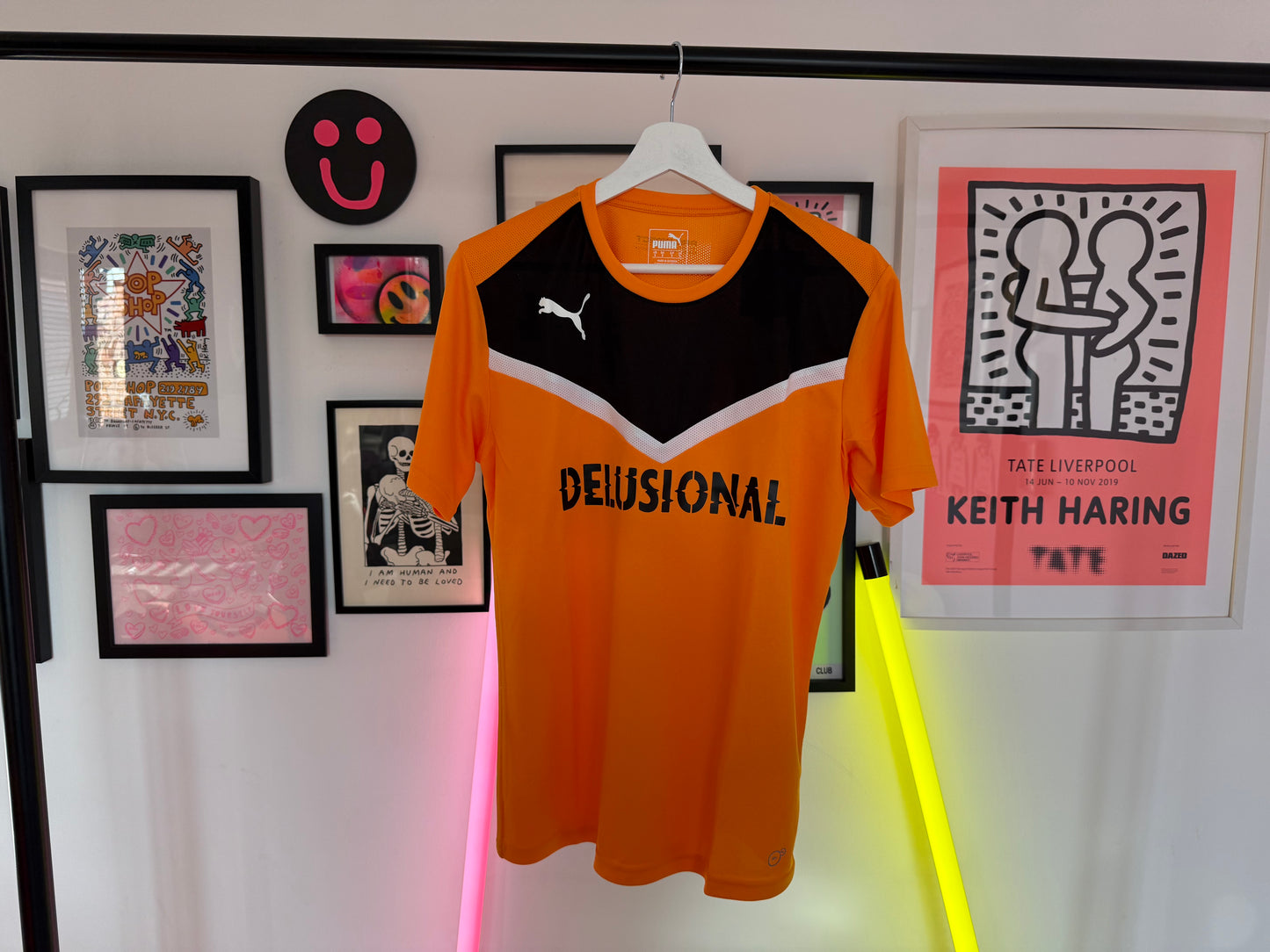 DELUSIONAL - Short sleeved PUMA top