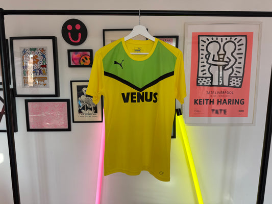 VENUS - short sleeved PUMA top
